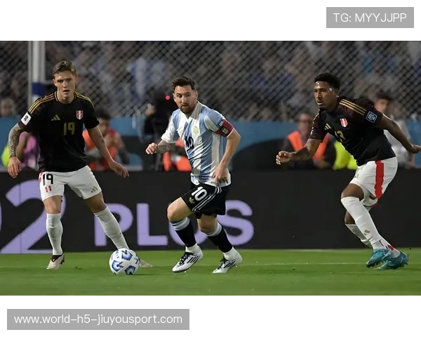 阿根廷锋线双核爆炸！梅西劳塔罗互相喂饼